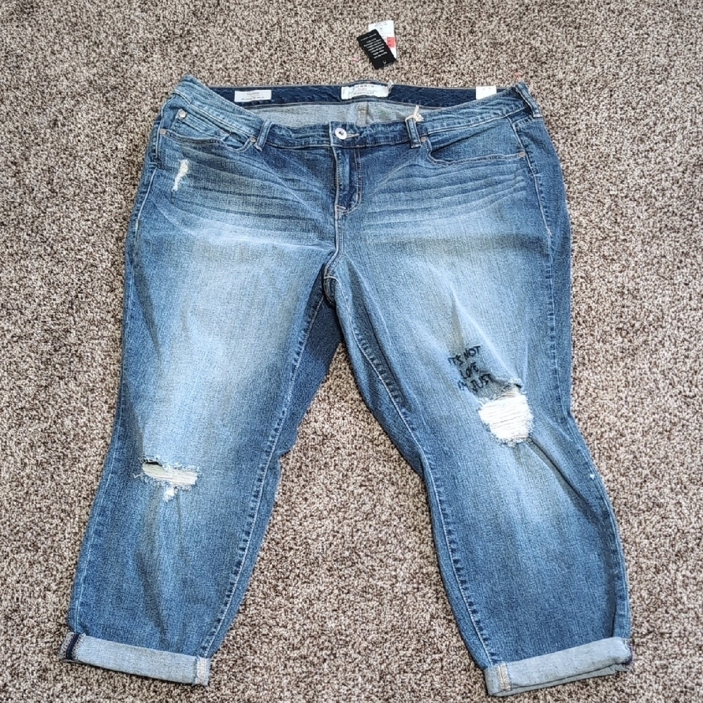 NEW Torrid Skinny Cropped Distressed Stretchy Embroidered Jeans Plus Size 20